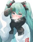  1girl arm_up azusa_(azunyan12) bangs black_bow black_mittens black_scarf blush bow breath commentary_request eyebrows_behind_hair fringe_trim green_eyes green_hair hair_between_eyes hair_bow hatsune_miku highres jacket long_hair long_sleeves looking_at_viewer mittens parted_lips puffy_long_sleeves puffy_sleeves scarf simple_background snowing solo twintails upper_body very_long_hair vocaloid white_background white_jacket 