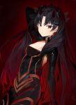  1girl absurdres arm_up bangs black_bodysuit black_hair blush bodysuit breasts closed_mouth covered_navel eyebrows_visible_through_hair fate/grand_order fate_(series) hair_between_eyes hair_ornament highres horns ishtar_(fate/grand_order) long_sleeves looking_at_viewer multicolored_hair parted_bangs red_background red_eyes redhead silver_(chenwen) small_breasts solo space_ishtar_(fate) streaked_hair two_side_up 