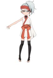  1girl anime_coloring asymmetrical_sleeves bell black_thighhighs breasts bridal_legwear closed_mouth earrings flat_chest full_body grey_eyes grey_hair hair_between_eyes headband japanese_clothes jewelry kimono kunoichi_tsubaki_no_mune_no_uchi long_sleeves looking_at_viewer medium_hair ninja obi official_art okuda_yousuke open_hand orange_sash outstretched_arm ponytail red_headband sash simple_background sleeves_past_wrists smile solo standing tachi-e thigh-highs toeless_legwear transparent_background tsurime uikyou_(kunoichi_tsubaki_no_mune_no_uchi) white_kimono wide_sleeves 