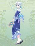  1girl bag blue_eyes blue_kimono blue_ribbon dairoku_youhei full_body green_background hair_ribbon handbag japanese_clothes kimono looking_at_viewer neju_laurent pointy_ears ribbon sandals shiotani sidelocks simple_background snowflake_print solo standing white_hair wide_sleeves yukata 