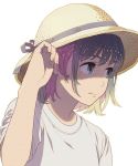  1girl black_hair blue_eyes brown_headwear closed_mouth hair_tucking hand_up hat looking_away mattaku_mousuke multicolored_hair original pink_hair shirt short_hair short_sleeves simple_background solo two-tone_hair upper_body white_background white_shirt 