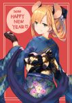  1girl 2020 animal_ears back_bow beret black_bow black_headwear blonde_hair blue_kimono bow brown_gloves chinese_zodiac commentary_request fate_(series) floral_print flower fringe_trim gloves green_eyes grin hair_flower hair_ornament hair_up hand_up happy_new_year hat heart highres japanese_clothes kemonomimi_mode kimono looking_at_viewer looking_back lord_el-melloi_ii_case_files mini_hat mouse_ears new_year obi print_kimono red_background reines_el-melloi_archisorte rose sash shawl smile solo tilted_headwear white_flower white_rose year_of_the_rat yuuuuu 