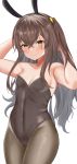  1girl absurdres alternate_costume animal_ears armpits arms_up bangs bare_arms bare_shoulders black_hairband blush boxreeema breasts brown_hair brown_legwear brown_leotard bunnysuit closed_mouth collarbone commentary_request covered_navel cowboy_shot facial_scar fake_animal_ears girls_frontline hairband hands_in_hair highres leotard long_hair one_side_up pantyhose rabbit_ears scar sidelocks simple_background small_breasts smile solo strapless strapless_leotard ump45_(girls_frontline) white_background yellow_eyes 