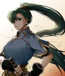  1girl asymmetrical_bangs bangs black_gloves black_undershirt blue_shirt breasts commentary_request delsaber earrings eyelashes fingerless_gloves fire_emblem fire_emblem:_the_blazing_blade gloves gold_trim green_eyes green_hair hair_between_eyes hair_blowing high_ponytail highres holding holding_sword holding_weapon jewelry lens_flare long_hair looking_at_viewer lyn_(fire_emblem) medium_breasts parted_lips sash serious shirt short_sleeves solo sword undershirt upper_body weapon 