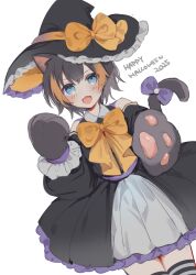  1girl 2025 animal_ears animal_hands black_hair blonde_hair blue_eyes bow cat_ears cat_paws cat_tail check_commentary chestnut_mouth commentary_request cowboy_shot dutch_angle frills gloves halloween halloween_costume happy_halloween hat highres kneehighs looking_at_viewer multicolored_hair nijisanji nijisanji_en orange_bow paw_gloves petra_gurin purple_bow short_hair simple_background socks solo streaked_hair tail tail_ornament virtual_youtuber white_background witch_hat zettai_ryouiki zuwaineko 