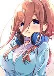  1girl absurdres bangs blue_cardigan blue_eyes blush breasts brown_background brown_hair cardigan collared_shirt commentary_request dress_shirt eyebrows_behind_hair eyes_visible_through_hair go-toubun_no_hanayome gradient gradient_background hair_between_eyes headphones headphones_around_neck highres long_hair looking_at_viewer medium_breasts nakano_miku neki_(wakiko) parted_lips shirt signature solo upper_body white_background white_shirt 