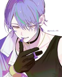  1boy black_choker black_gloves black_tank_top choker clenched_teeth colored_eyelashes deeper_and_deeper_(project_sekai) ganada_404 gloves green_hair hand_up highres jewelry kamishiro_rui layered_clothes male_focus multicolored_hair necklace official_alternate_costume official_alternate_hairstyle project_sekai purple_hair screw simple_background solo streaked_hair tank_top teeth twitter_username two-tone_hair upper_body white_background 