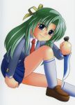  blue_eyes blush green_hair hair_ribbon higurashi_no_naku_koro_ni kneehighs knife leaning_forward leg_up long_hair necktie pleated_skirt ribbon school_uniform shoes sitting skirt smile socks solo sonozaki_shion 