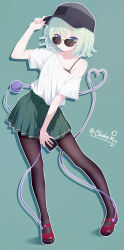  1girl absurdres alternate_costume baseball_cap black_camisole black_hat black_pantyhose blush camisole casual cellphone chinese_commentary closed_mouth commentary_request crossed_bangs drop_shadow eyelashes full_body green_background green_eyes green_hair green_skirt hair_between_eyes hand_on_headwear hand_up hat heart heart_of_string highres holding holding_phone komeiji_koishi looking_at_viewer mary_janes medium_hair miniskirt ohako_miyu outline pantyhose phone pleated_skirt red_shoes shirt shoes short_sleeves single_bare_shoulder single_off_shoulder skirt smartphone solo standing subterranean_animism sunglasses third_eye touhou twitter_username white_outline white_shirt 