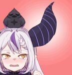  1girl animal_on_head animated animated_gif bird bird_on_head blush bow_(bhp) hololive horns la+_darknesss long_hair multicolored_hair on_head open_mouth pointy_ears purple_hair red_background solo streaked_hair tearing_up virtual_youtuber white_hair yellow_eyes 