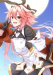 1boy astolfo_(saber)_(fate) black_bow black_gloves blush bow bowtie eyebrows_visible_through_hair fang fate/apocrypha fate/grand_order fate_(series) gloves hair_bow highres long_hair looking_at_viewer male_focus multicolored_hair open_mouth otoko_no_ko pink_hair smile solo tenneko_yuuri v violet_eyes white_hair 
