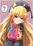  1girl ? black_sleeves blonde_hair blush breasts commentary eyebrows_visible_through_hair fusu_(a95101221) hair_between_eyes hat highres junko_(touhou) long_hair long_sleeves red_eyes smile solo speech_bubble spoken_question_mark tabard touhou very_long_hair 