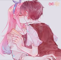 1boy 1girl antenna_hair aubrey_(faraway)_(omori) aubrey_(omori) bare_arms black_hair black_shirt black_sweater_vest blue_hairband bow bow_hairband chinese_commentary chinese_text closed_eyes collarbone collared_shirt commentary_request couple face-to-face facing_another grey_background hairband hetero jacket kiss long_hair mellocaa omori open_clothes open_jacket pale_skin pink_bow pink_hair sailor_collar shirt short_hair short_sleeves simple_background star_(symbol) sun sunny_(omori) sweater_vest teenage three-quarter_sleeves tomboy translation_request u_u upper_body very_short_hair white_jacket white_shirt yellow_sailor_collar young_adult