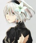  1girl absurdres back_cutout black_hairband from_behind green_eyes grey_background hairband highres looking_at_viewer looking_back lunar_tear mole mole_under_mouth nier_(series) nier_automata no_blindfold richard_(ri39p) short_hair silver_hair simple_background solo upper_body yorha_no._2_type_b 