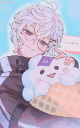  1boy :3 bespectacled black_jacket blue_background commentary_request glasses green_eyes half-closed_eyes heterochromia highres holding holding_stuffed_toy jacket kumotsu_(9mo2) long_sleeves looking_at_viewer male_focus marshmallow_(site) murakumo_kagetsu murakumo_kagetsu_(2nd_costume) nijisanji request_inset simple_background smile solo stuffed_toy violet_eyes virtual_youtuber watakumo_(murakumo_kagetsu) 