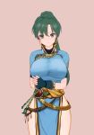  1girl bangs belt boots breasts closed_mouth commentary_request earrings fingerless_gloves fire_emblem fire_emblem:_the_blazing_blade fire_emblem_heroes full_body gloves green_eyes green_hair hands_together highres jewelry knee_boots lips looking_at_viewer lyn_(fire_emblem) medium_breasts pelvic_curtain pink_background ponytail short_sleeves simple_background solo standing thighs tied_hair uck-eck-uck upper_body 
