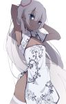  1girl armpits arms_behind_head arms_up bangs bare_hips blue_eyes china_dress chinese_clothes closed_mouth commentary_request cowboy_shot dark_skin dress eyebrows_visible_through_hair floral_print hair_between_eyes hair_bun kasshoku-chan_(katuo1129) long_hair looking_at_viewer original pelvic_curtain print_dress side_bun silver_hair simple_background sleeveless sleeveless_dress smile solo thigh-highs unimon_e very_long_hair white_background white_dress white_legwear 