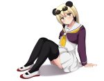  1girl animal_ears arm_support black_hair black_shirt blonde_hair collarbone eyewear_on_head full_body green_eyes highres long_sleeves looking_at_viewer mei-mei_(murenase!_shiiton_gakuen) multicolored_hair murenase!_shiiton_gakuen panda_ears pleated_skirt pout sailor_collar school_uniform serafuku shiiton_gakuen_school_uniform shirt simple_background sitting skirt solo streaked_hair thigh-highs white_background white_footwear white_skirt winter_(winterinkoakuma) yellow_neckwear 