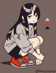  1girl black_hair brown_background earrings expressionless grey_shirt jewelry long_hair long_sleeves niwabuki original red_eyes red_footwear shadow shirt shoes simple_background solo squatting triangle triangle_earrings twitter_username 