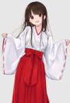  1girl brown_eyes brown_hair hakama highres japanese_clothes kimono long_hair original red_hakama ribbon-trimmed_sleeves ribbon_trim simple_background sleeves_past_wrists smile solo white_background white_kimono wide_sleeves zuima 