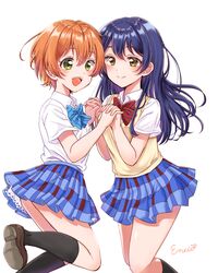  2girls bangs blue_bow blue_hair blue_neckwear blush bow bowtie closed_mouth commentary_request dress_shirt eneco hair_between_eyes highres holding_hands hoshizora_rin interlocked_fingers long_hair looking_at_viewer love_live! love_live!_school_idol_project multiple_girls open_mouth orange_hair otonokizaka_school_uniform red_bow red_neckwear school_uniform shirt short_hair short_sleeves simple_background smile sonoda_umi striped striped_bow striped_neckwear vest white_background yellow_eyes 