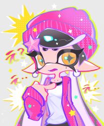  1girl beanie black_hair callie_(agent_1_casual)_(splatoon) callie_(splatoon) cardigan colored_lineart commentary_request cross-shaped_pupils earrings fangs green_outline grey_background grey_pupils hair_ornament hat highres inkling jewelry long_hair long_pointy_ears long_sleeves looking_at_viewer low_twintails mole mole_under_eye multicolored_hair official_alternate_costume open_cardigan open_clothes open_mouth orange_eyes outline pink_cardigan pink_hair pink_hat pointing pointing_at_self pointy_ears shirt solo splatoon_(series) star_(symbol) star_hair_ornament symbol-shaped_pupils tentacle_hair thick_lineart twintails white_shirt xiaoyunatie 