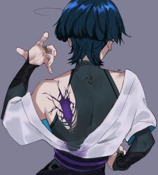  1boy arm_at_side armor belt black_belt black_bodysuit black_bridal_gauntlets blunt_ends bodysuit bridal_gauntlets clothing_cutout commentary cracked_skin curled_fingers didin_ed facing_away fingernails from_behind genshin_impact gold_ring hand_up highres hip_vent hole_in_back japanese_armor japanese_clothes kimono kote kurokote male_focus middle_ring mitsudomoe_(shape) purple_rope purple_sash rope sash scaramouche_(genshin_impact) short_sleeves shoulder_peek single_off_shoulder solo symbol-only_commentary tomoe_(symbol) torn_clothes torn_kimono upper_body wanderer_(genshin_impact) white_kimono white_sleeves 