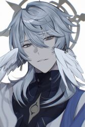  1boy black_shirt blue_pupils blurry chromatic_aberration commentary depth_of_field earrings feathered_wings gold_earrings grey_eyes grey_hair hair_between_eyes halo halo_behind_head head_wings highres honkai:_star_rail honkai_(series) icestar_9 jewelry looking_at_viewer male_focus medium_hair parted_lips piercing portrait shirt simple_background smirk solo spiked_halo sunday_(honkai:_star_rail) sunday_(sacerdos'_relived_ordeal)_(honkai:_star_rail) turtleneck turtleneck_shirt white_background white_wings wing_piercing wings 