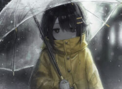  1girl bandaid bandaid_on_face black_eyes black_hair blurry blurry_background commentary drawstring hair_ornament hair_over_one_eye hairclip hezaizhou highres holding holding_umbrella long_sleeves looking_at_viewer original outdoors parallel_hairclips rain raincoat sidelighting solo transparent transparent_umbrella umbrella upper_body yellow_raincoat 