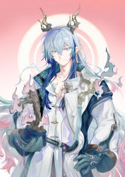  1boy absurdres arknights blue_hair chinese_commentary closed_mouth coat colored_extremities commentary_request earrings fingernails grey_eyes hair_between_eyes hand_on_own_hip highres holding horns iazuoy-you_zai jewelry long_hair long_sleeves looking_at_viewer male_focus pink_background pointy_ears smile solo white_coat yi_(arknights) 