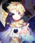  1boy baggy_clothes bangs blonde_hair blue_eyes blurry_foreground commentary_request eyebrows_visible_through_hair fate/requiem fate_(series) highres hotaru. looking_at_viewer male_focus open_hand reaching_out robe sash scarf short_sleeves sidelocks sky smile solo space star_(sky) star_(symbol) starry_background starry_sky translation_request upper_body voyager_(fate/requiem) white_robe wide_sleeves yellow_sash yellow_scarf 