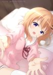  1girl :d bangs bed blurry blurry_background cardigan commentary_request dated depth_of_field eyebrows_visible_through_hair gochuumon_wa_usagi_desu_ka? hair_ornament hairclip highres hoto_cocoa hoto_cocoa&#039;s_school_uniform indoors light_brown_hair long_sleeves looking_at_viewer lying neck_ribbon neki_(wakiko) on_bed on_side open_mouth outstretched_arms pillow pink_cardigan red_ribbon ribbon sailor_collar school_uniform serafuku skirt smile solo thigh-highs twitter_username violet_eyes white_legwear white_sailor_collar white_skirt 