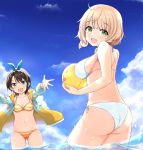  2girls ass black_hair blue_eyes breasts clouds collarbone commentary_request green_eyes highres hololive indie_virtual_youtuber konsune_(tengerium) large_breasts looking_at_viewer multiple_girls navel ocean oozora_subaru open_mouth platinum_blonde_hair pom_pom_(clothes) pom_pom_hair_ornament shigure_ui_(vtuber) short_hair sky swimsuit virtual_youtuber 