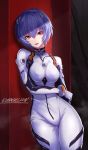  1girl ayanami_rei bangs blue_eyes blue_hair bodysuit breasts commentary_request copyright_name hair_between_eyes hair_ornament highres large_breasts leaning_to_the_side looking_at_viewer neon_genesis_evangelion parted_lips plugsuit re_(re_09) red_eyes short_hair solo white_bodysuit 