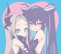 2girls aqua_hair armpit_cutout bare_shoulders black_bodysuit black_hair black_horns black_liquid bodysuit chiji_komari closed_mouth clothing_cutout commentary_request folded_hair forehead goddess_of_victory:_nikke green_eyes grey_hair hair_intakes honeycomb_(pattern) honeycomb_print horns leviathan_(nikke) liquid_clothes little_mermaid_(nikke) long_hair looking_at_viewer multicolored_hair multiple_girls pointy_ears simple_background smile twintails two-tone_hair yellow_eyes 