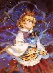  1girl absurdres animal_print bishamonten&#039;s_pagoda bishamonten&#039;s_spear black_hair black_ribbon blonde_hair chinese_commentary closed_mouth commentary_request glowing highres long_sleeves medium_hair mixed-language_commentary multicolored_hair neck_ribbon ribbon satellitedragon solo streaked_hair tiger_print toramaru_shou touhou two-tone_hair weapon weapon_on_back wide_sleeves yellow_eyes 