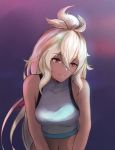  1girl absurdres ahoge bare_shoulders breasts covered_collarbone dark_skin drizzwryyy eyebrows_visible_through_hair granblue_fantasy grey_shirt hair_between_eyes highres leaning_forward light_smile long_hair looking_at_viewer medium_breasts midriff navel red_eyes shirt solo upper_body very_long_hair white_hair zooey_(granblue_fantasy) 