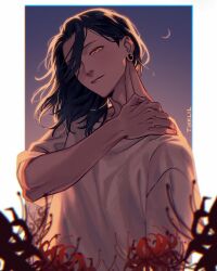  1boy artist_name backlighting black_hair border closed_mouth commentary crescent_moon english_commentary eyes_visible_through_hair flower getou_suguru hand_on_own_shoulder head_tilt highres jujutsu_kaisen light_smile looking_at_viewer male_focus medium_hair moon one_eye_closed outside_border plug_(piercing) red_flower shirt sky solo spider_lily three-quarter_sleeves tikklil upper_body white_border white_shirt yellow_eyes 