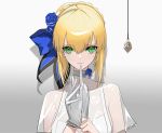  1girl akai2930 artoria_pendragon_(all) bangs blonde_hair closed_mouth eyebrows eyebrows_visible_through_hair fate/grand_order fate_(series) gloves green_eyes hair_ornament highres looking_at_viewer saber solo white_gloves 