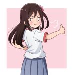  1girl :i =3 blush border brown_hair collared_shirt commentary_request cowboy_shot flower grey_skirt hair_flower hair_ornament hand_on_hip hitori_bocchi hitoribocchi_no_marumaru_seikatsu kousin long_hair looking_at_viewer outside_border pink_background pleated_skirt school_uniform shirt shirt_tucked_in skirt smug solo standing thumbs_up v-shaped_eyebrows white_border white_shirt 