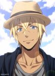  1boy amuro_tooru blonde_hair blue_eyes blue_sky brown_headwear casual closed_mouth clouds cloudy_sky commentary_request dark_skin dark_skinned_male day grey_shirt hair_between_eyes hat lens_flare looking_at_viewer male_focus mashima_shima meitantei_conan shirt sky smile solo twitter_username upper_body 