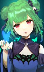  1girl bangs bare_shoulders commentary detached_sleeves dondon_ojisan double_bun earrings eyebrows_visible_through_hair green_hair green_nails hair_ornament head_tilt highres hololive jewelry looking_at_viewer nail_polish open_mouth red_eyes shiny shiny_hair short_eyebrows short_hair skull_earrings skull_hair_ornament uruha_rushia virtual_youtuber 