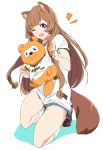  1girl alternate_costume animal_ears brown_hair buffaloes_ponta commentary_request full_body highres holding holding_stuffed_animal kneeling long_hair looking_at_viewer one_eye_closed open_mouth pink_eyes raccoon_ears raccoon_girl raccoon_tail raphtalia short_sleeves simple_background smile solo sportswear stuffed_animal stuffed_raccoon stuffed_toy tail tate_no_yuusha_no_nariagari umanosuke white_background 