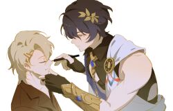 2boys applying_another's_makeup applying_makeup aventurine_(honkai:_star_rail) azsxstar bare_shoulders black_gloves black_shirt blonde_hair blue_hair closed_mouth collared_shirt dr._ratio_(honkai:_star_rail) fingerless_gloves from_side gloves hair_ornament hairclip highres holding honkai:_star_rail honkai_(series) lapels laurels looking_at_another male_focus multiple_boys notched_lapels parallel_hairclips parted_bangs profile red_eyes shirt short_hair simple_background smile white_background wing_collar 