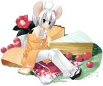  cheese japanese_clothes kimono minigirl mouse_ears new_year sazaki_ichiri 