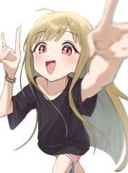  1girl absurdres ahoge black_shirt blonde_hair blurry bracelet cho_kaguya-hime! commentary depth_of_field fox_shadow_puppet highres jewelry kaguya_(cho_kaguya-hime!) long_hair open_mouth pink_eyes pink_shorts shirt short_sleeves shorts simple_background solo v white_background yukitoki1218 