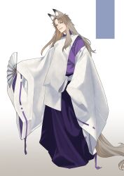  1600pommsky 1boy absurdres animal_ears aqua_eyes eyeliner folding_fan fox_boy fox_ears fox_tail from_side full_body gradient_background grey_background grin hakama hand_fan highres holding holding_fan japanese_clothes kariginu kimono long_hair looking_at_viewer makeup male_focus original parted_bangs purple_hakama purple_kimono red_eyeliner ribbon-trimmed_sleeves ribbon_trim robe sidelocks simple_background smile solo standing tail white_background white_robe 