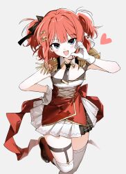  1girl absurdres blue_eyes blush bow commentary copyright_request fujo0t4ku grey_background hair_bow highres red_hair simple_background smile solo standing standing_on_one_leg untranslatable_commentary 