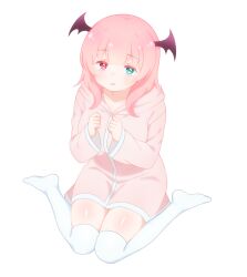  blue_eyes breasts clenched_hands collarbone commentary head_wings heterochromia highres hood hooded_jacket jacket large_breasts looking_at_viewer mituki_mtk no_shoes oppai_loli original pink_hair raised_eyebrows red_eyes sitting thigh-highs thigh_blush untranslatable_commentary wariza white_background white_thighhighs wings 