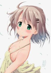  1girl bangs blush breasts camisole closed_mouth commentary_request from_side green_eyes grey_background hair_ornament hairclip highres kohshibasaki light_brown_hair looking_at_viewer short_hair sideboob small_breasts smile solo upper_body yama_no_susume yellow_camisole yukimura_aoi 